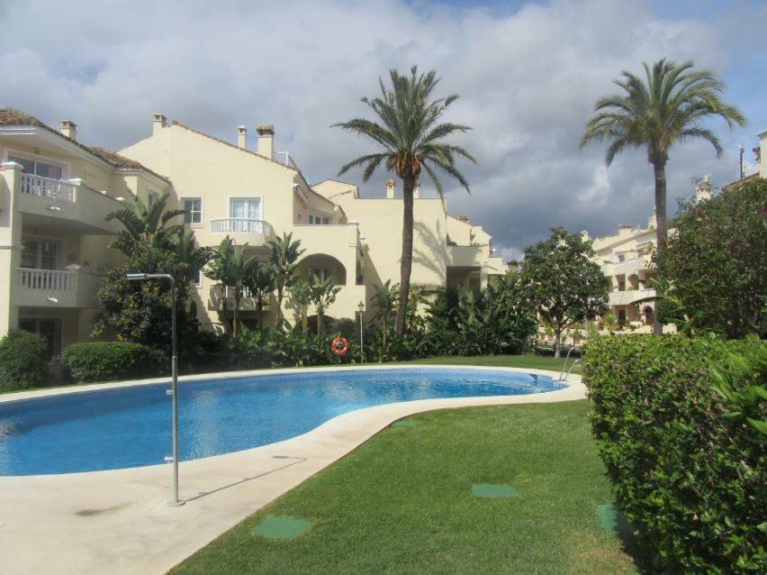 In El Paraiso - Near Puerto Banus Appartement Estepona