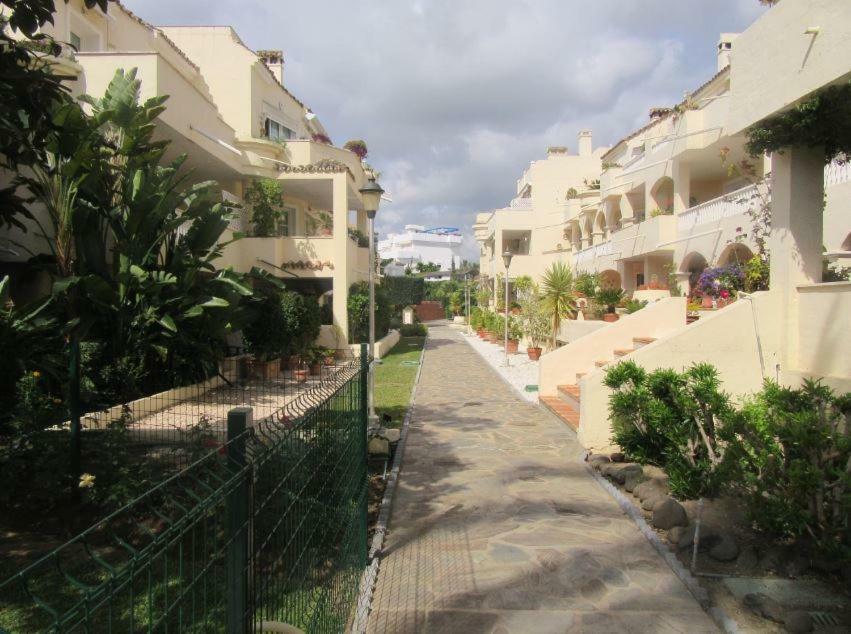 In El Paraiso - Near Puerto Banus Appartement Estepona